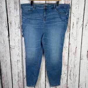 Torrid 22R Plus Size MidFit Super Skinny Super Soft High Rise Medium Wash Jeans